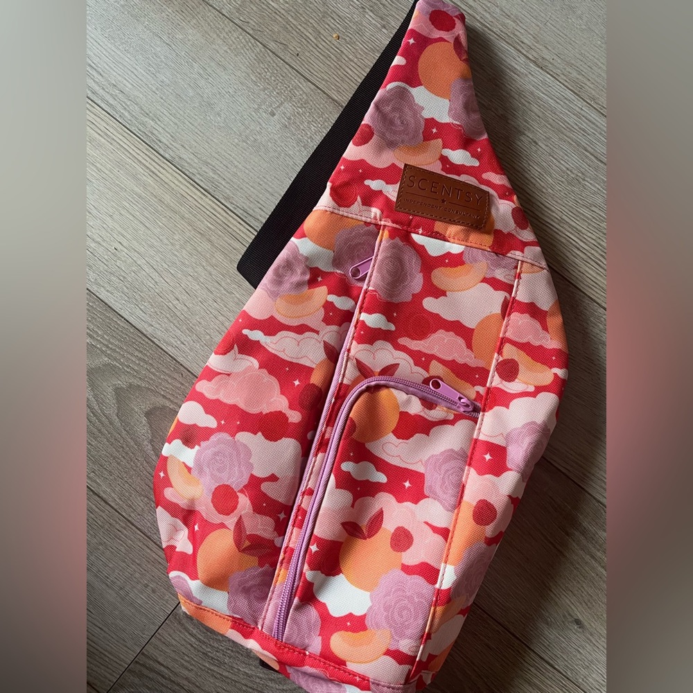 ✨SCENSY Sling Backpack✨
